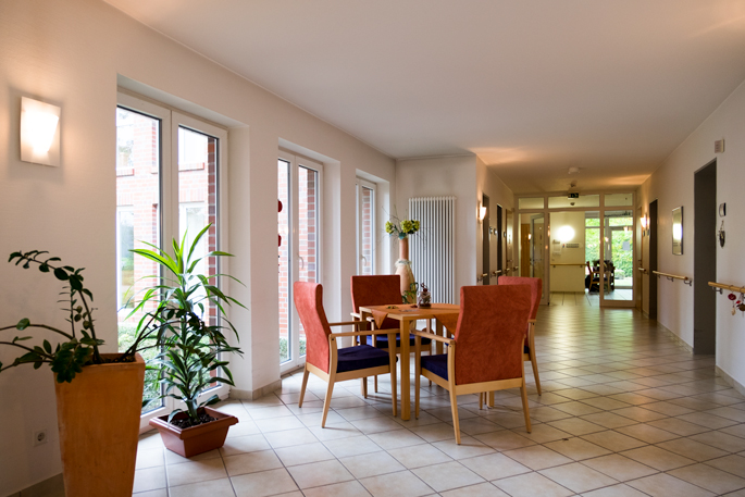 Flur mit Tische und Stühle